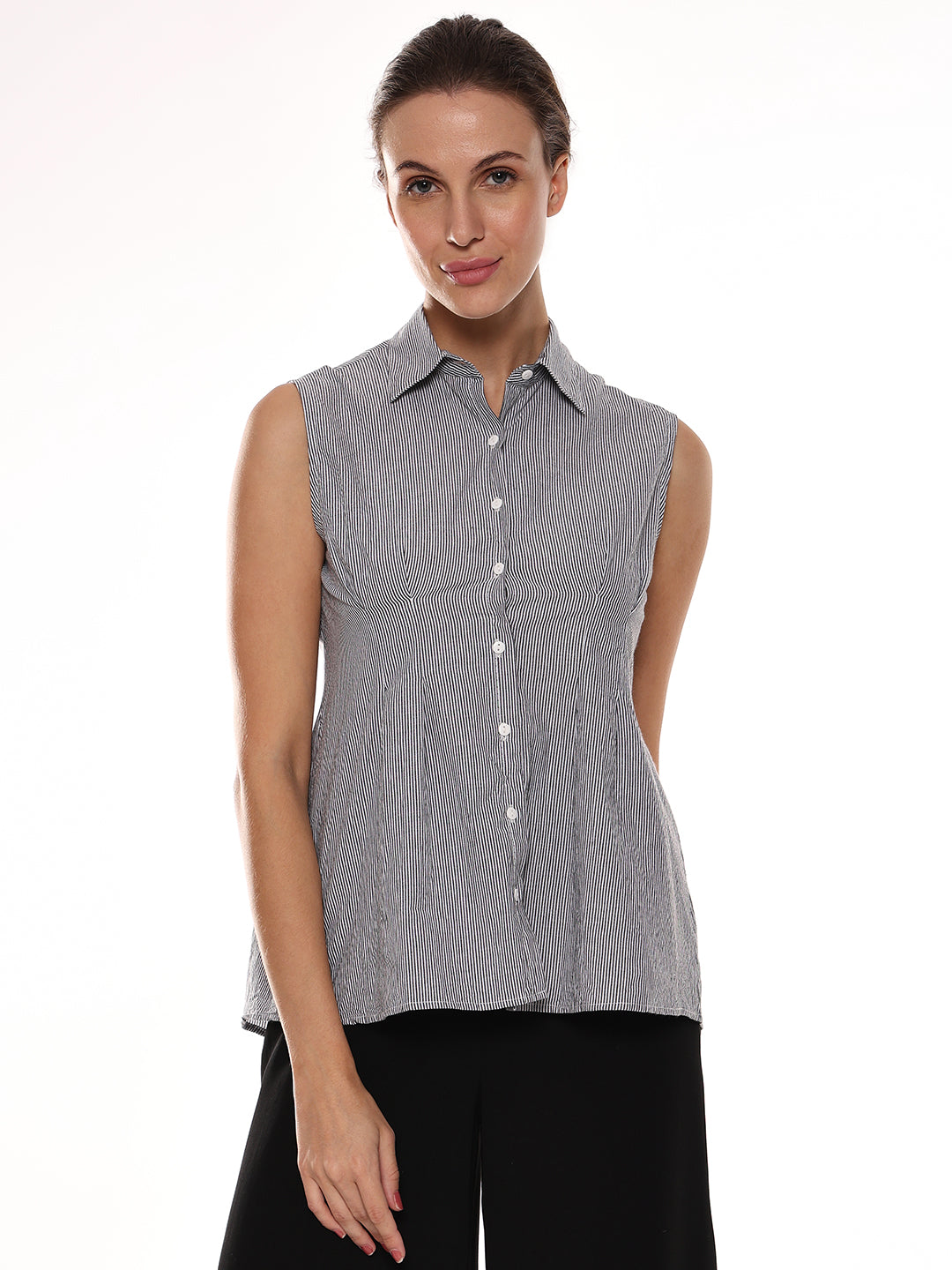 girl wearing sleeveless longline shirt from Gazillion