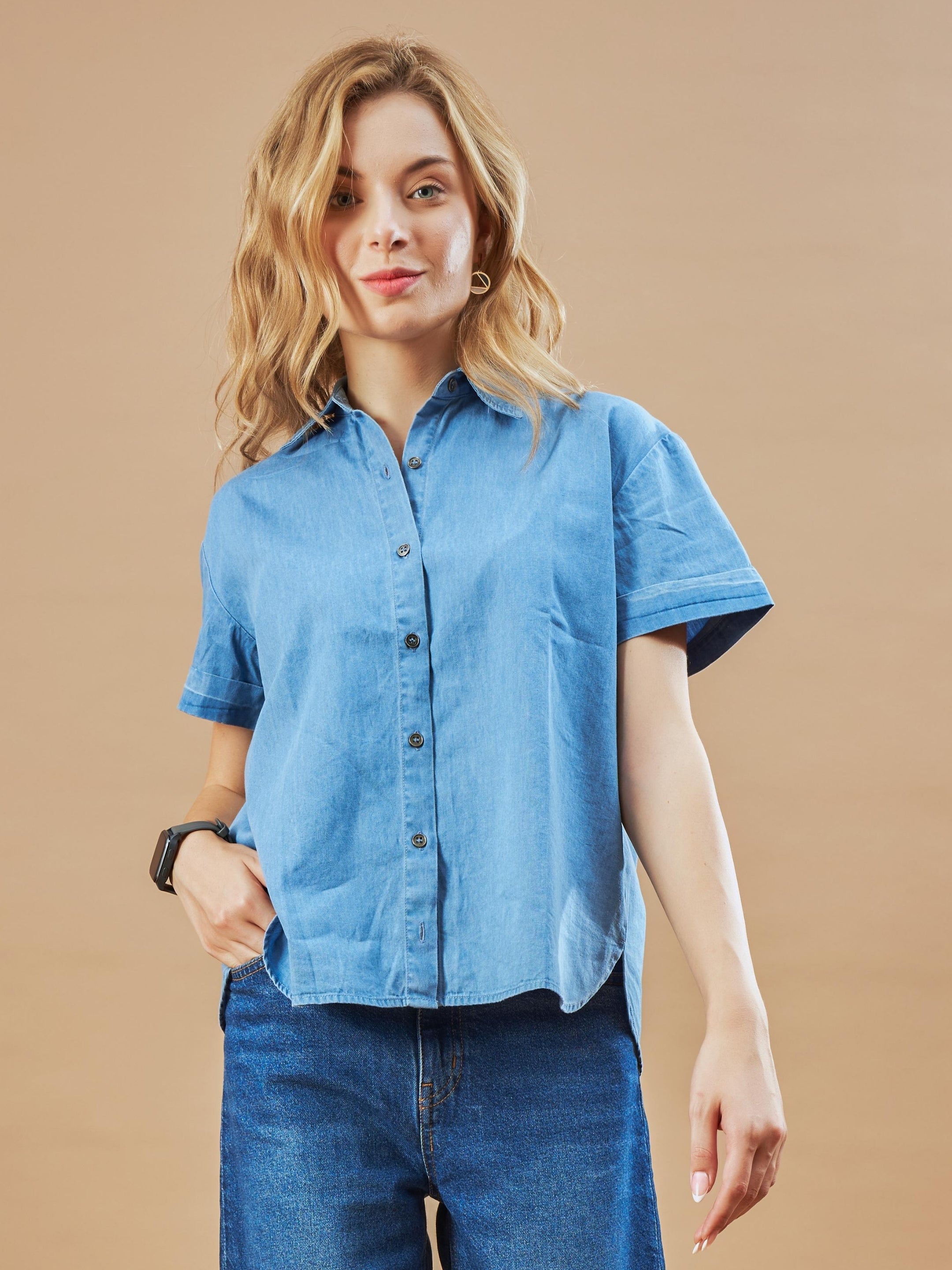 girl wearing black short sleeved easy breezy shirt from Gazillion